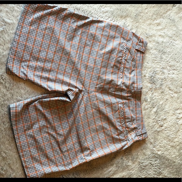 Puma Golf Shorts - Picture 2 of 3